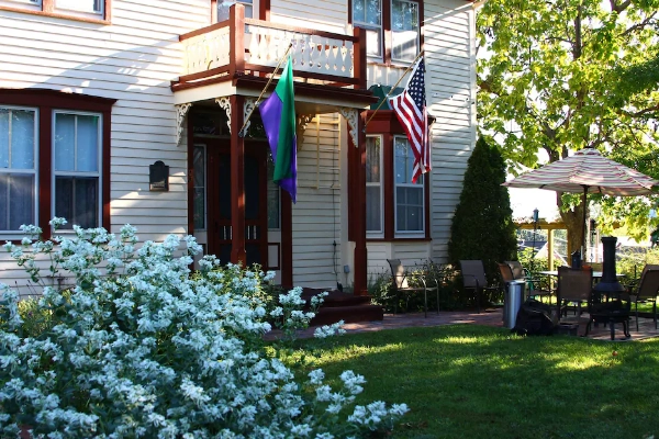 Captain Wohlt Inn Hermann