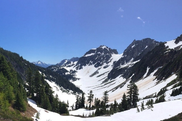 Cascade Pass Trail hiking