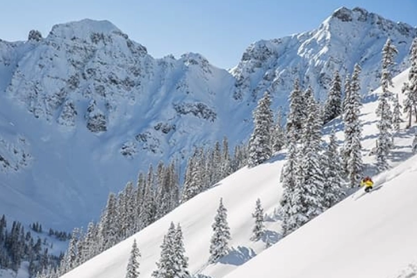 Skiing at Silverton Mountain