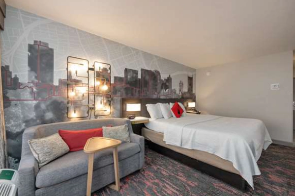 A simple, clean room at the Best Western Plus Music Row