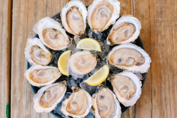 A platter of raw oysters at Hunt’s Oyster Bar