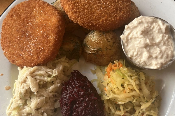 A plate of vegan Eastern European food from Apteka