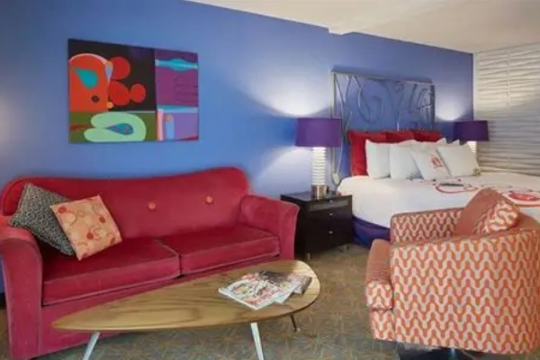 A clean and retro room at the Inn at Northrup Station