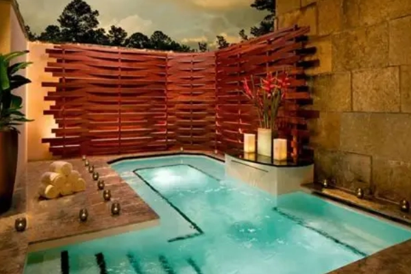The elegant, luxurious lobby of The Umstead Hotel and Spa