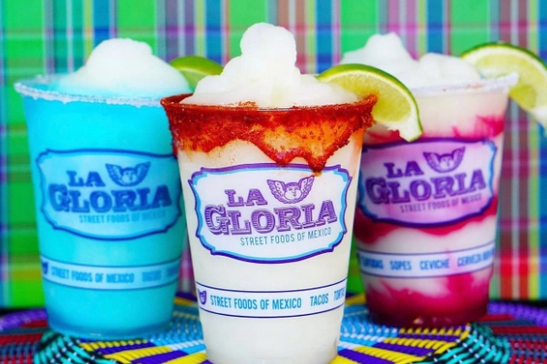 A plate of street-style tacos from La Gloria