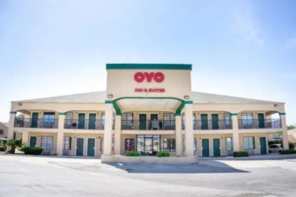 A simple, clean room at the OYO Hotel