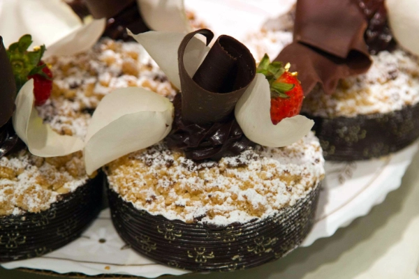 An ornate, floral cake from Extraordinary Desserts