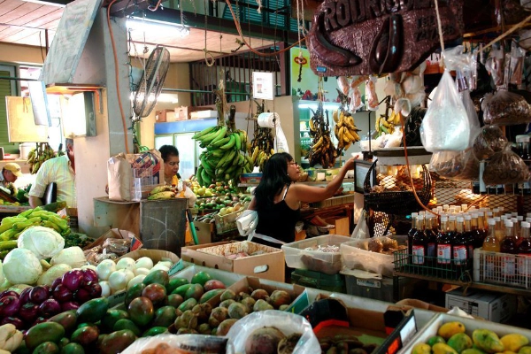 The vibrant night market at Plaza del Mercado (La Placita)