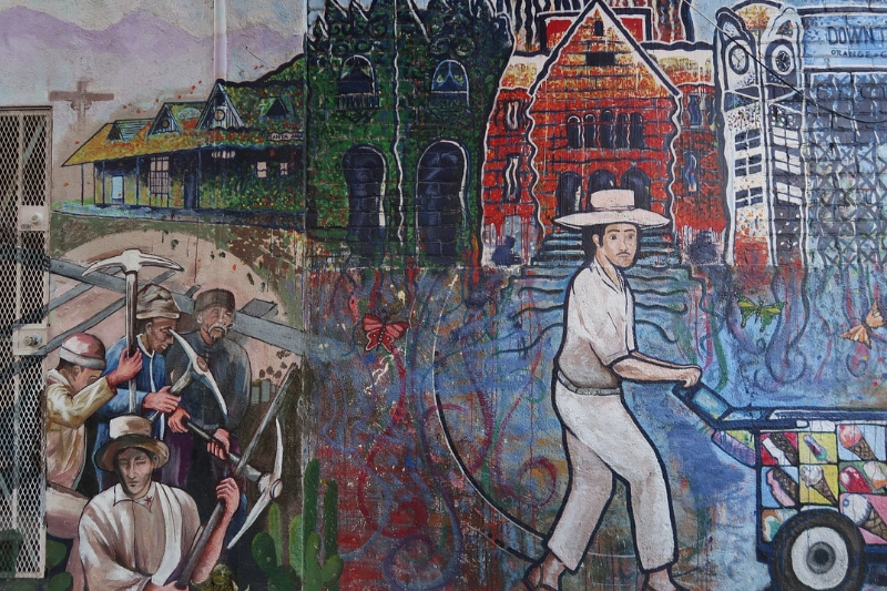 Colorful street art in Santa Ana's Calle Cuatro