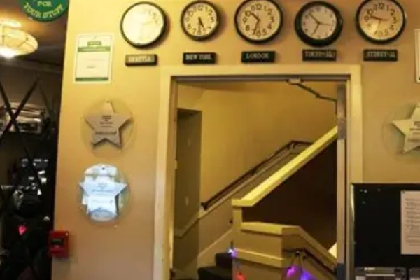 The common area at the Green Tortoise Hostel near Pike Place Market