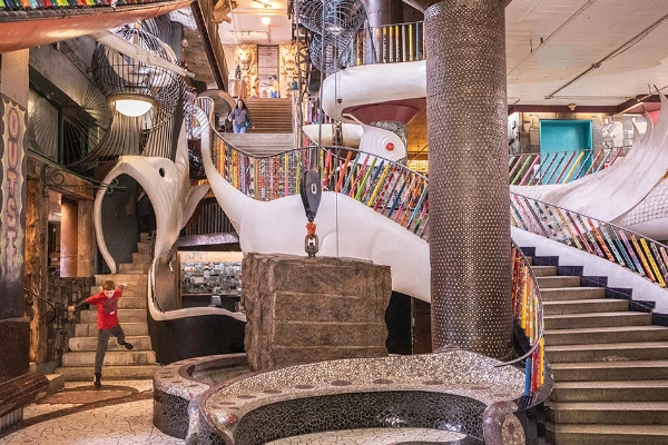 The whimsical, recycled exterior of the City Museum