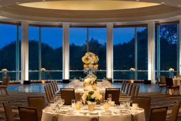 A modern room with a river view at the InterContinental Saint Paul Riverfront