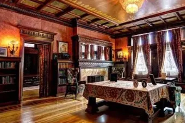 The grand exterior of the James J. Hill House
