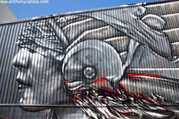 Colorful street art in the Kaka’ako Arts District