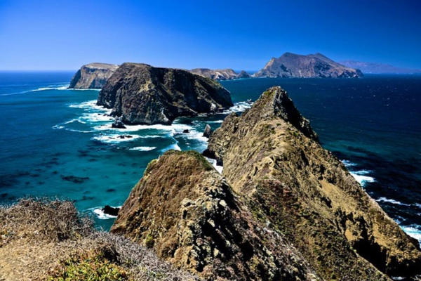 A panoramic view from Inspiration Point overlooking the ocean