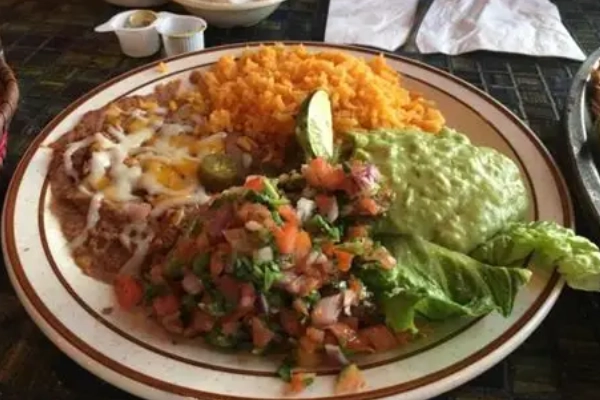 A comforting plate of Mexican food from Calvillo's