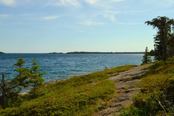 A panoramic view from the Greenstone Ridge Trail overlooking the island