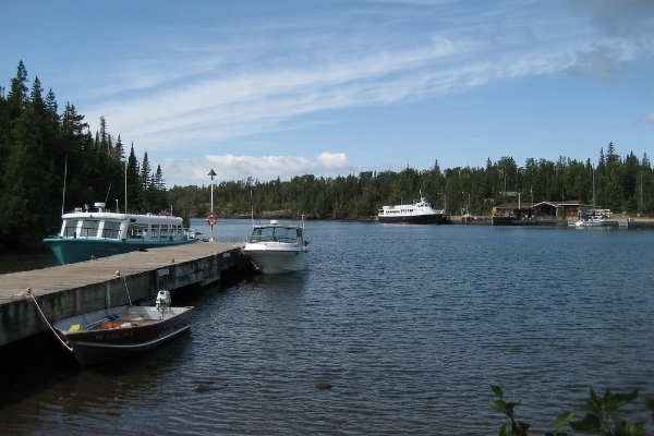 The main entry point of Rock Harbor with its visitor center and docks