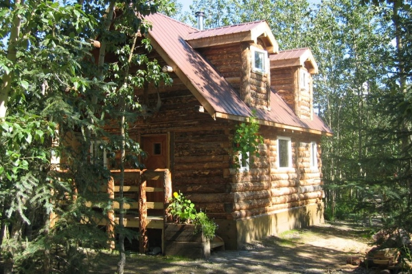 A rustic, family-run cabin at Arctic Getaway Cabins