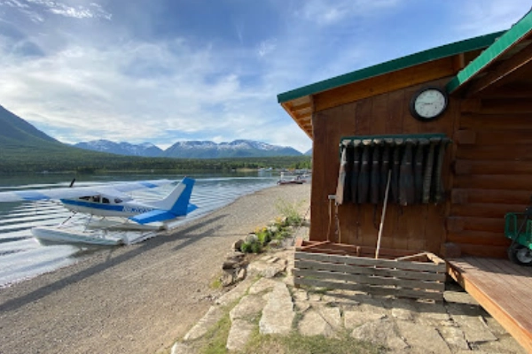 A comfortable room with a lake view at The Farm Lodge in Port Alsworth