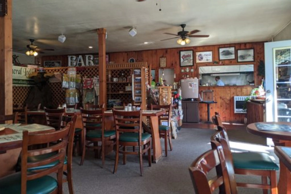 A hearty breakfast plate at the Mineral Lodge Restaurant