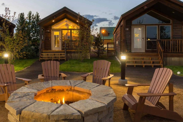 Cozy and modern private cabins in West Yellowstone