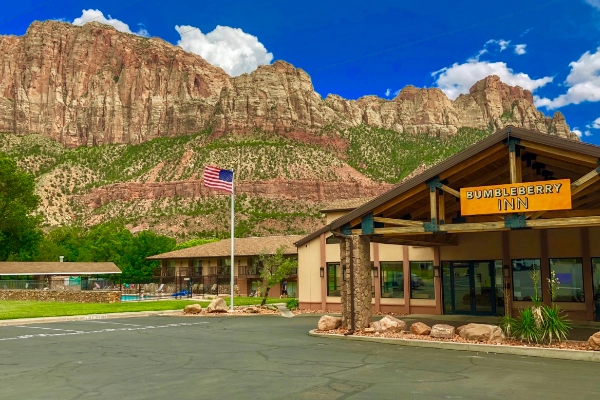 A budget-friendly inn famous for its blueberry pie