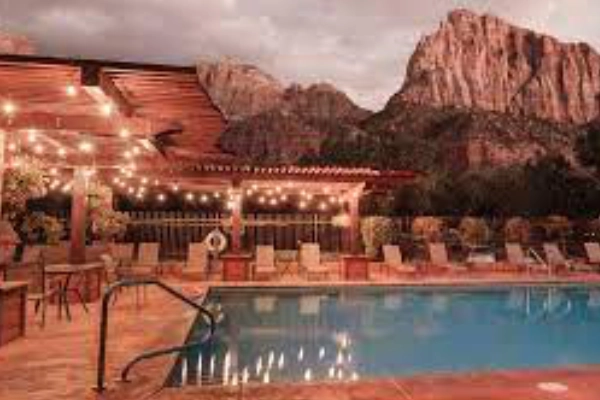 A modern lodge in Springdale with a swimming pool